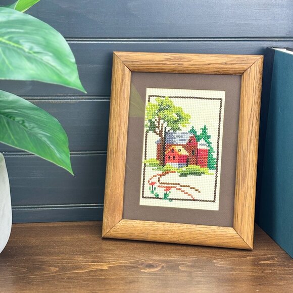 Vintage Framed Cross Stitch Country House or Red Barn in Solid Oak Wood Frame - Picture 1 of 12